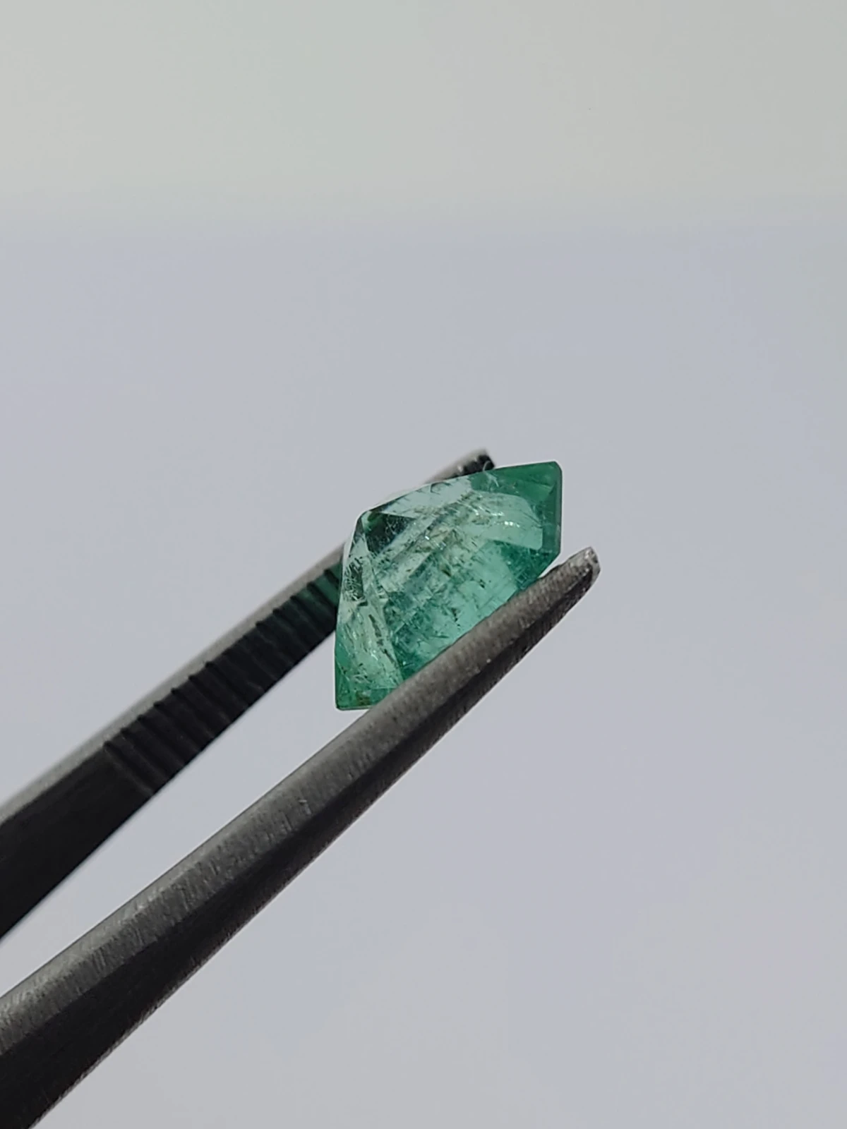 1.28ct Natural Emerald Fancy Hexagon cut From Panjshir Afghanistan — view 3