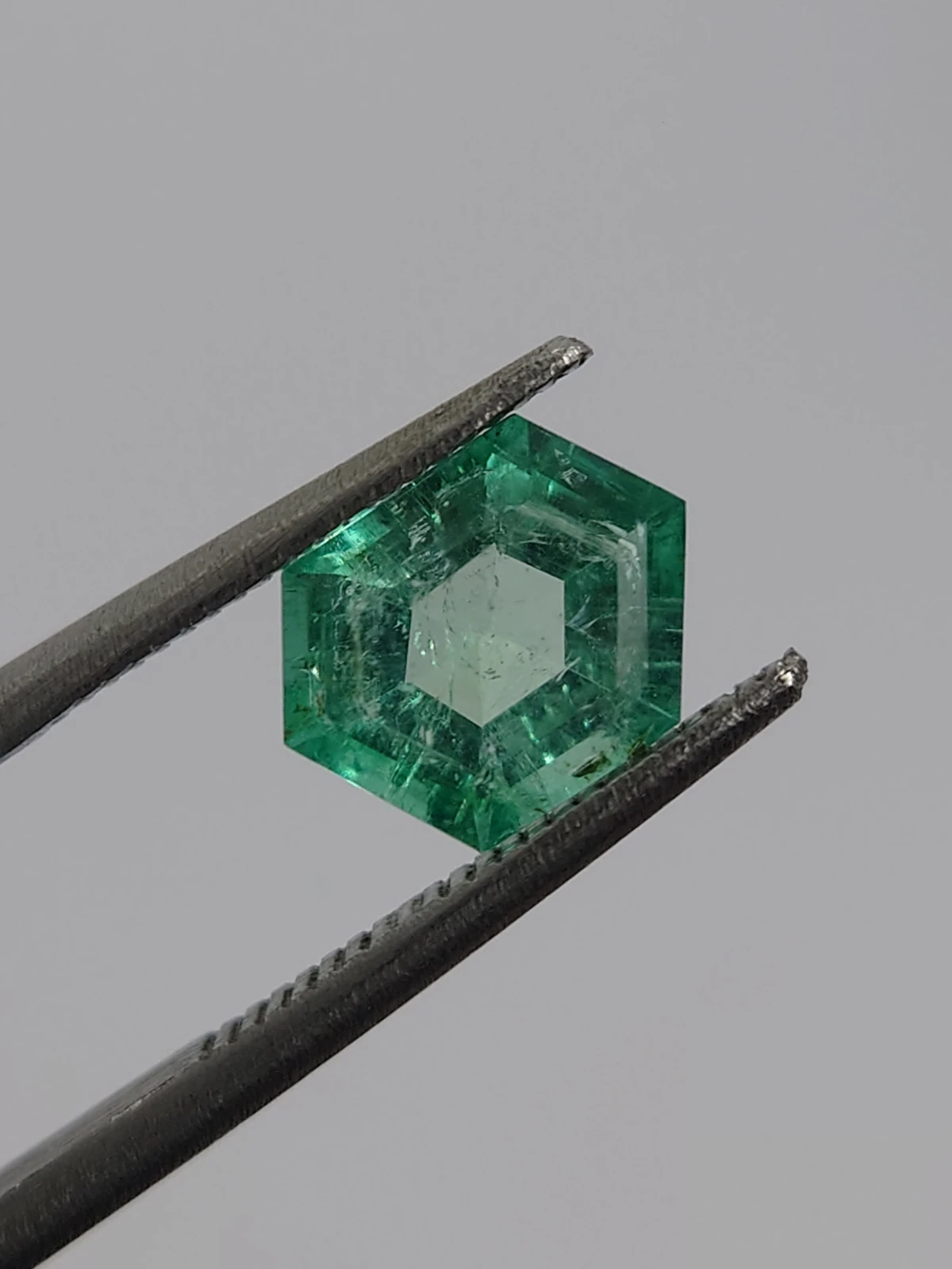 1.28ct Natural Emerald Fancy Hexagon cut From Panjshir Afghanistan — view 6