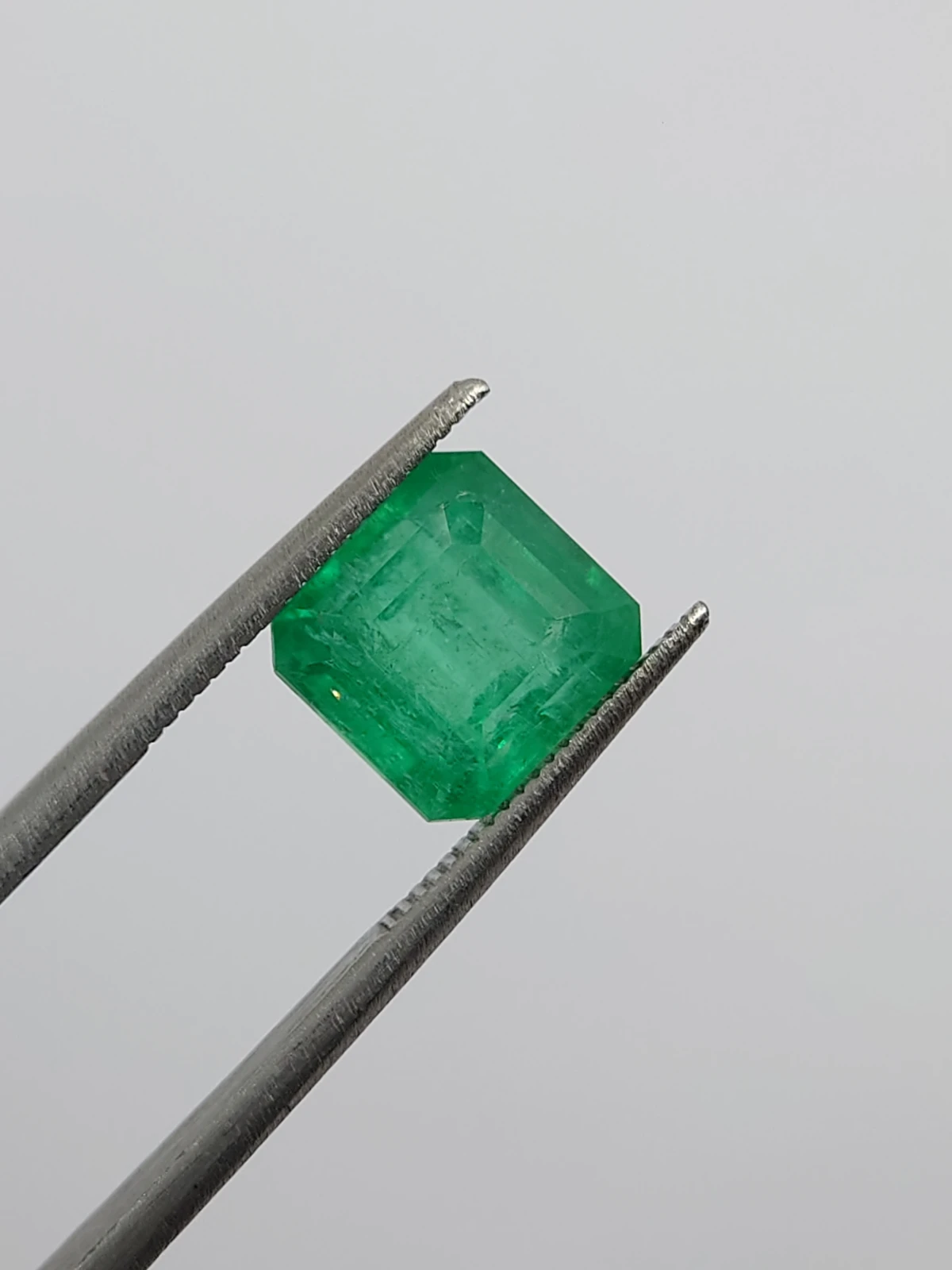3.8ct Natural Emerald From Panjshir Valley Afghanistan — view 1