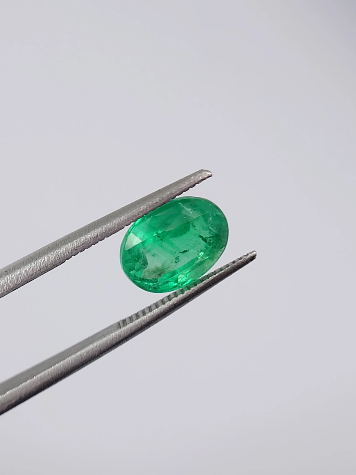 2.6ct Natural Emerald From Panjshir  Valley Afghanistan — view 4