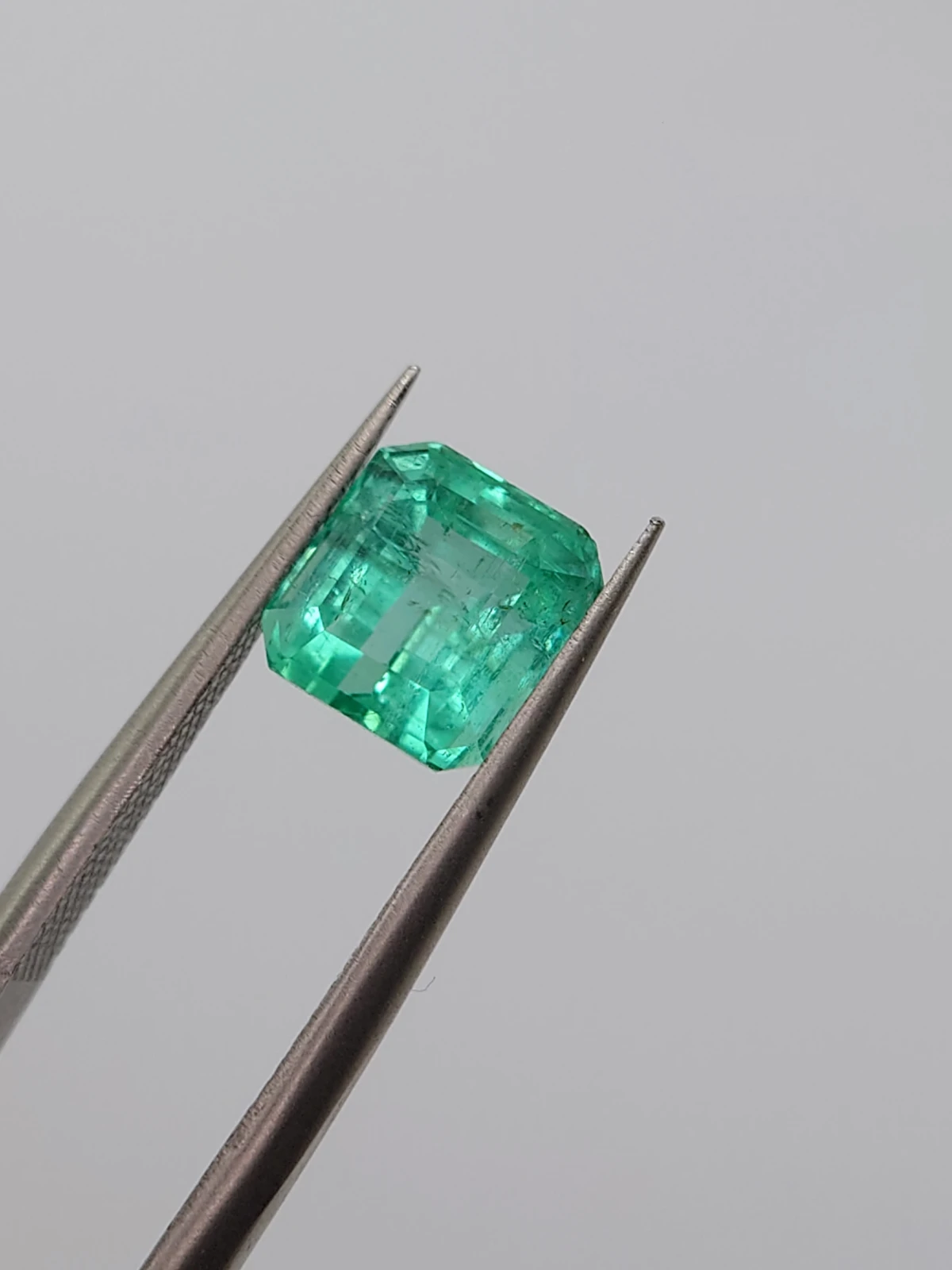 2.37ct Natural Emerald From Panjshir Valley Afghanistan — view 4