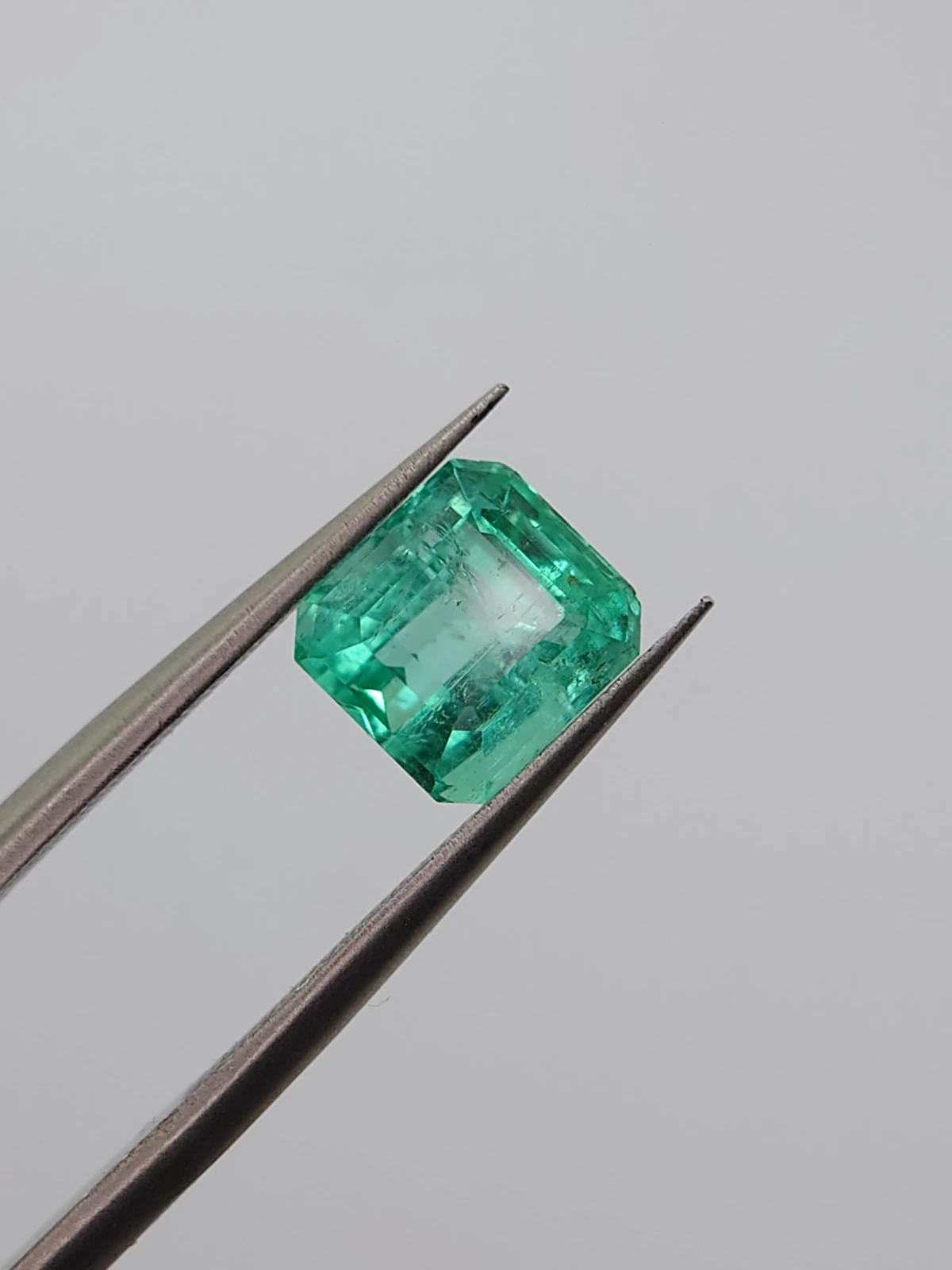 2.37ct Natural Emerald From Panjshir Valley Afghanistan — view 5