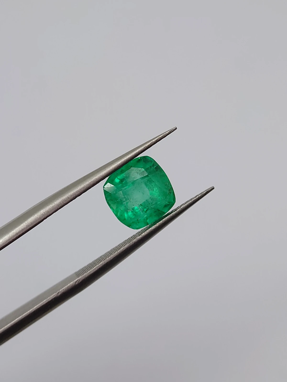 2.35ct Natural Emerald From Panjshir Valley Afghanistan — view 1