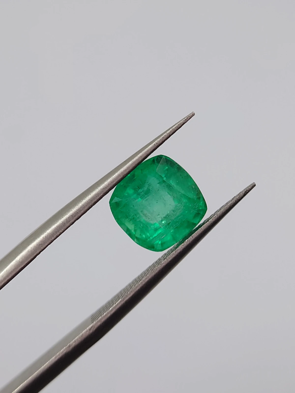 2.35ct Natural Emerald From Panjshir Valley Afghanistan — view 4