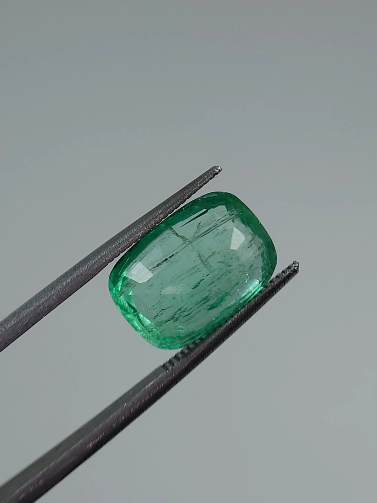 5.4ct Natural Emerald From Panjshir Valley Afghanistan — view 2