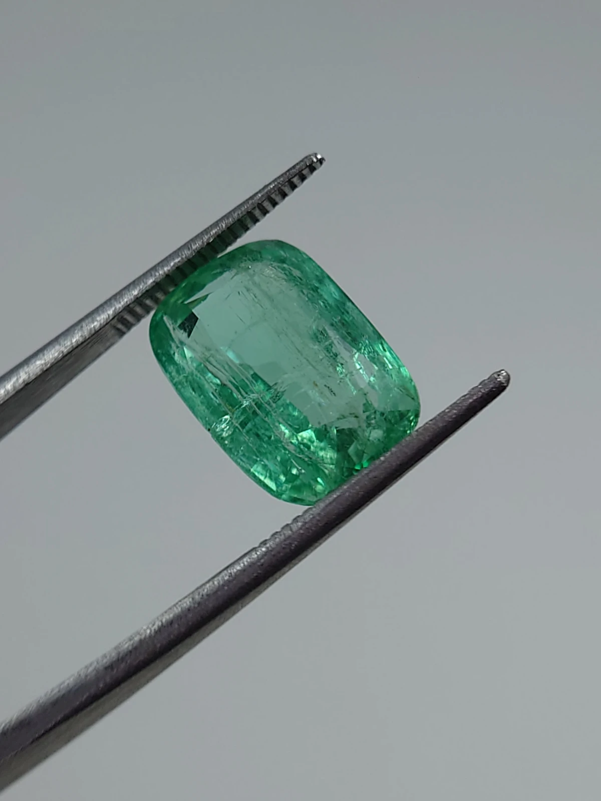 5.4ct Natural Emerald From Panjshir Valley Afghanistan — view 6