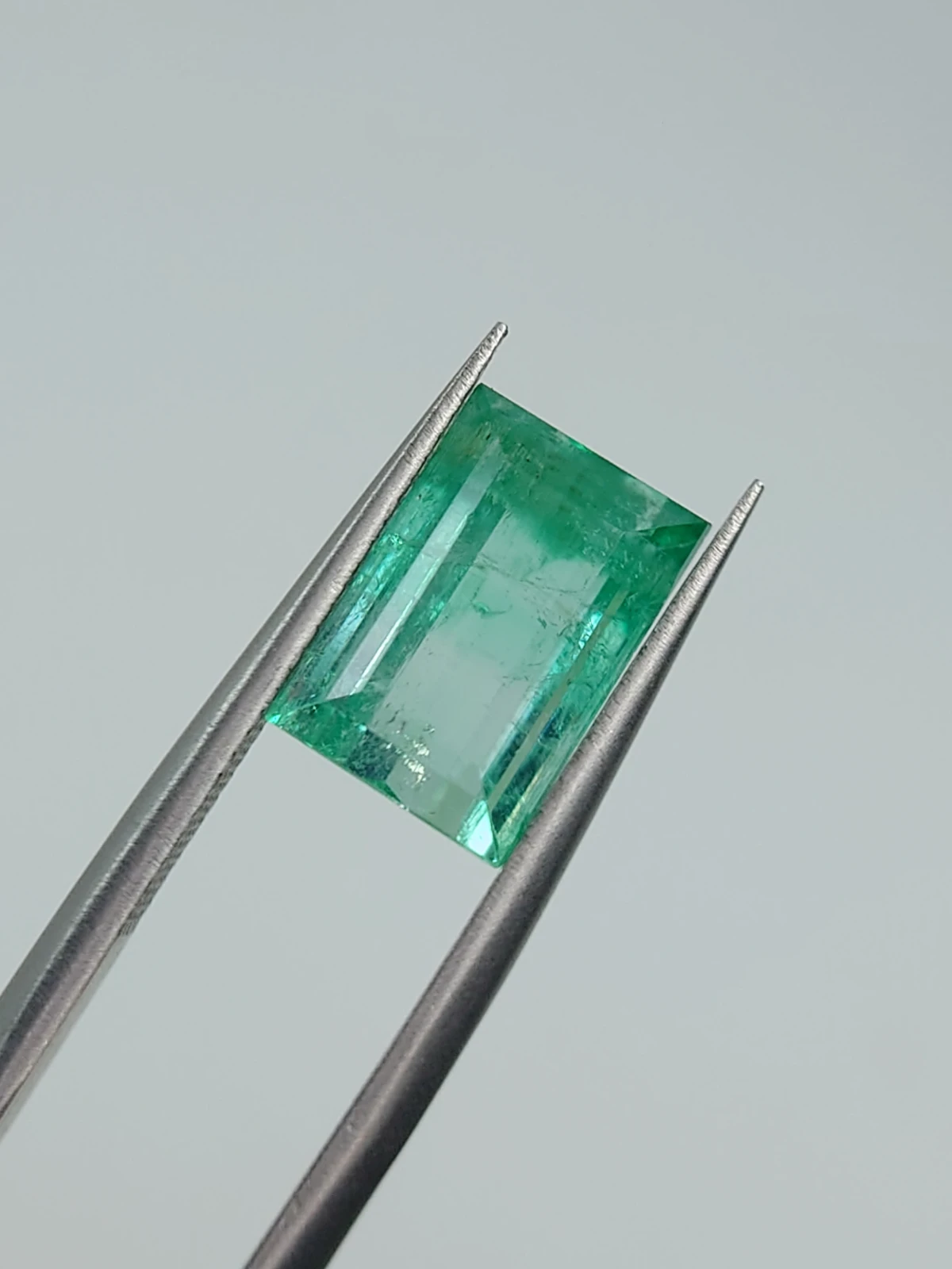 3.70ct Natural Emerald From Panjshir Valley Afghanistan — view 1