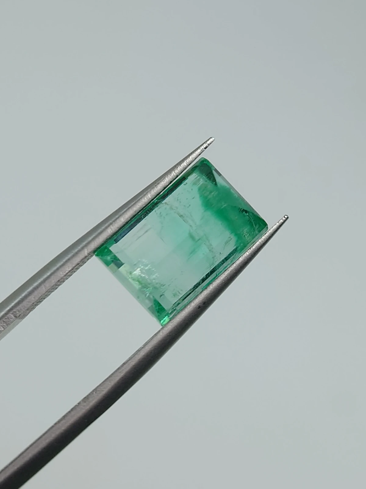 3.70ct Natural Emerald From Panjshir Valley Afghanistan — view 3