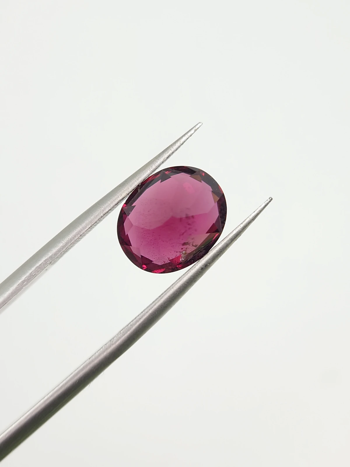 4.56ct Natural Malaya Garnet in Oval Cut loose gemstone From Tanzania — view 2