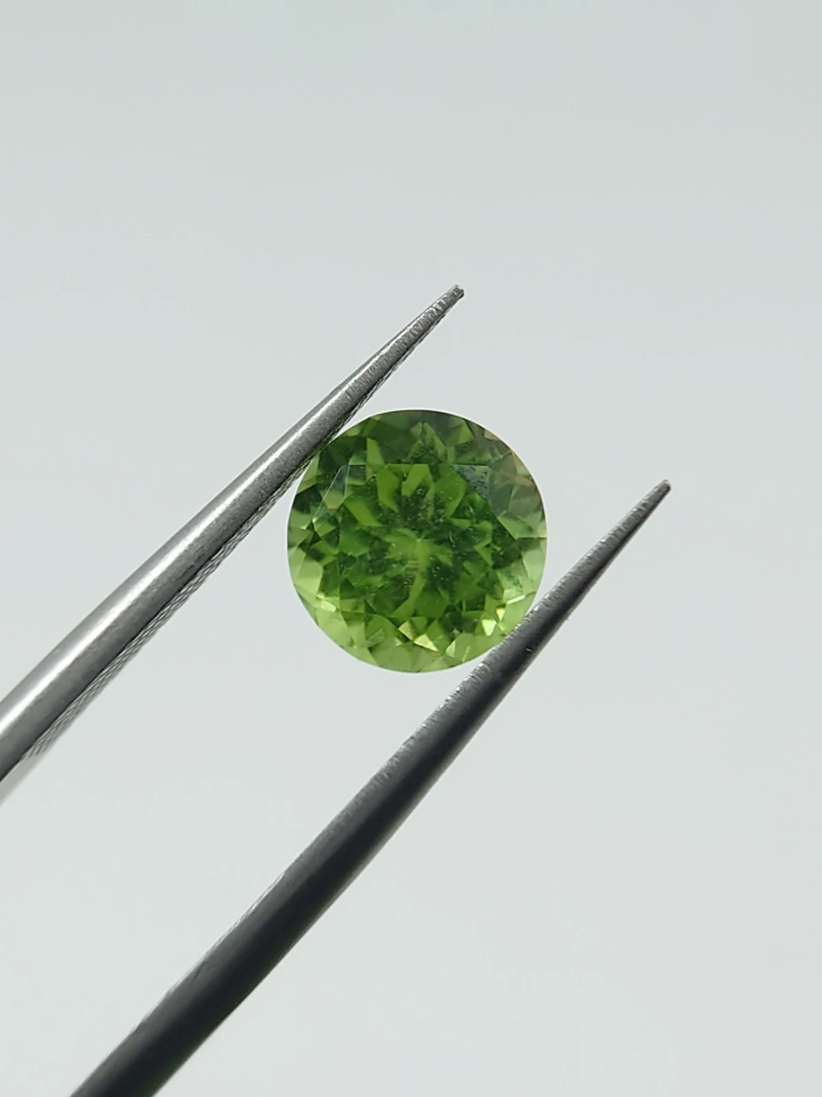 1.91ct Natural Peridot in Round Cut Loose Gemstone From Pakistan — view 3