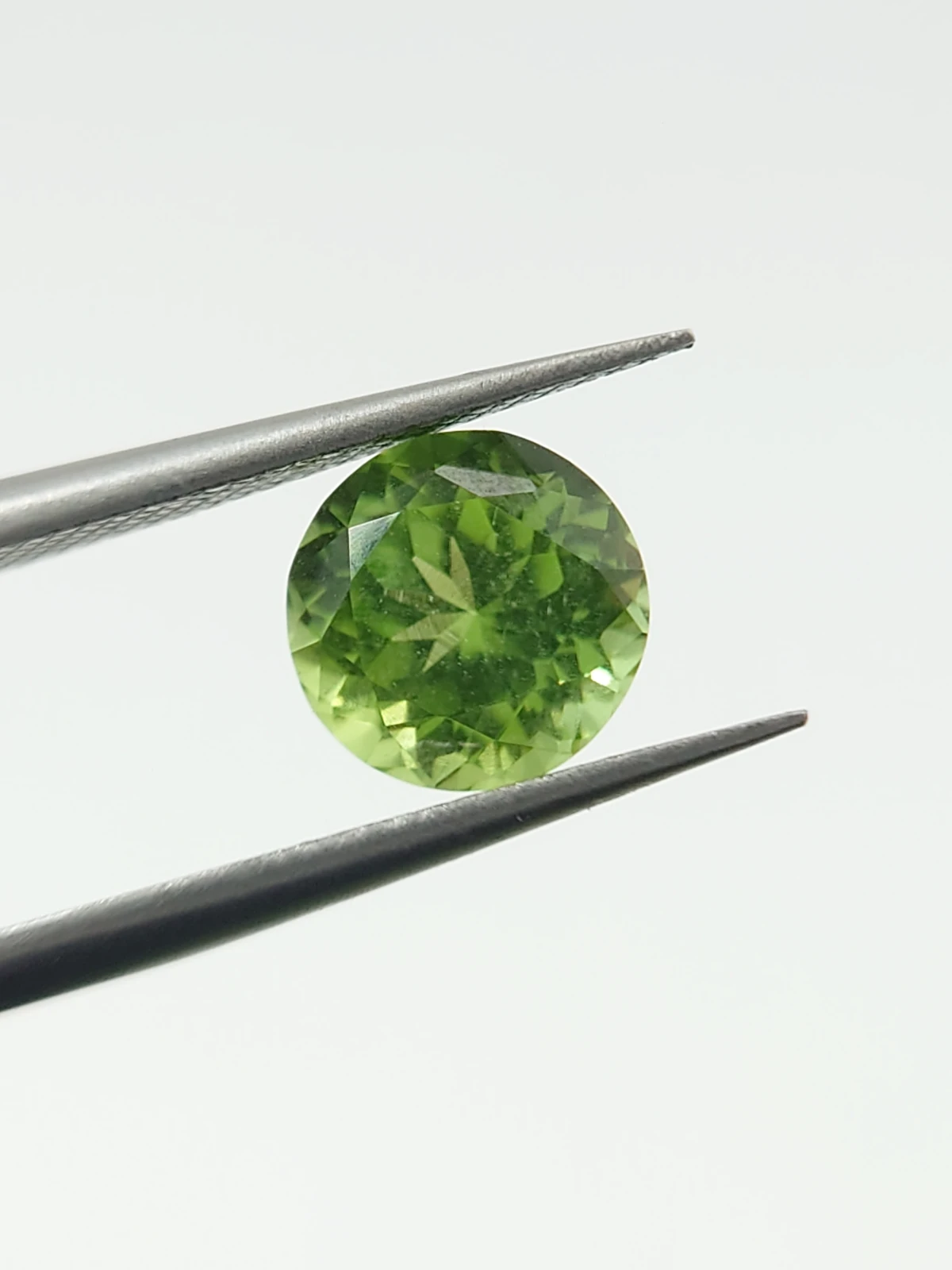 1.91ct Natural Peridot in Round Cut Loose Gemstone From Pakistan — view 5