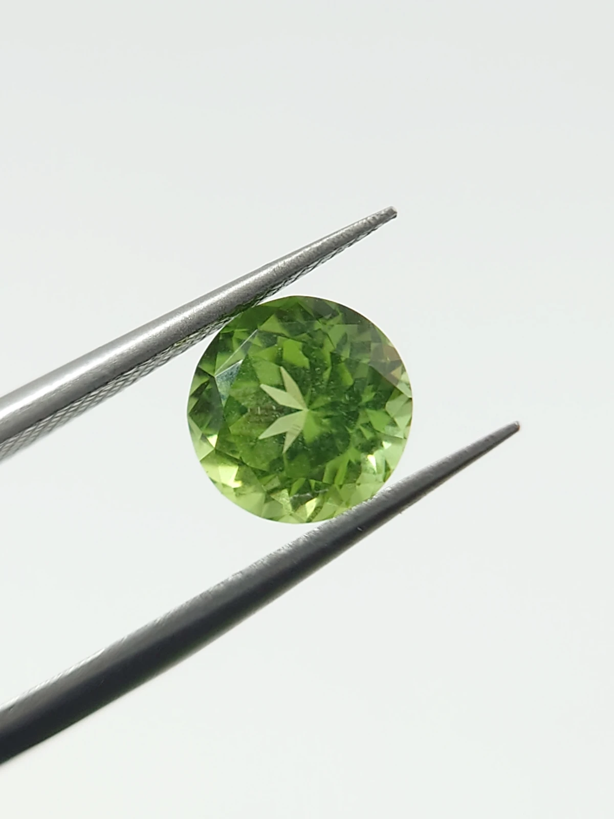 1.91ct Natural Peridot in Round Cut Loose Gemstone From Pakistan — view 6