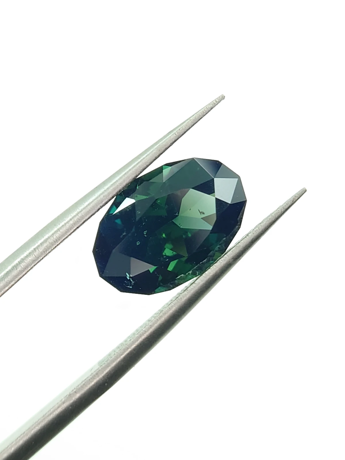 3.62ct Natural Bicolor Sapphire in Oval Cut Loose Gemstone From Nigeria — view 1