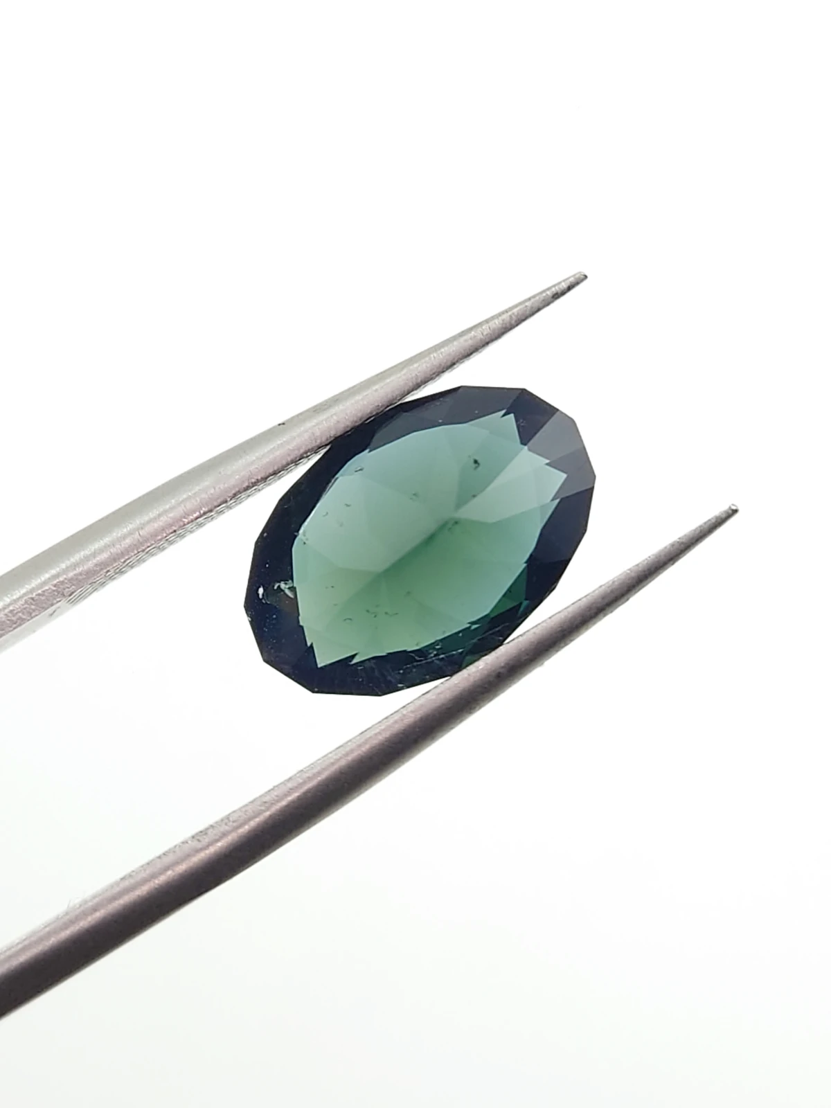 3.62ct Natural Bicolor Sapphire in Oval Cut Loose Gemstone From Nigeria — view 2