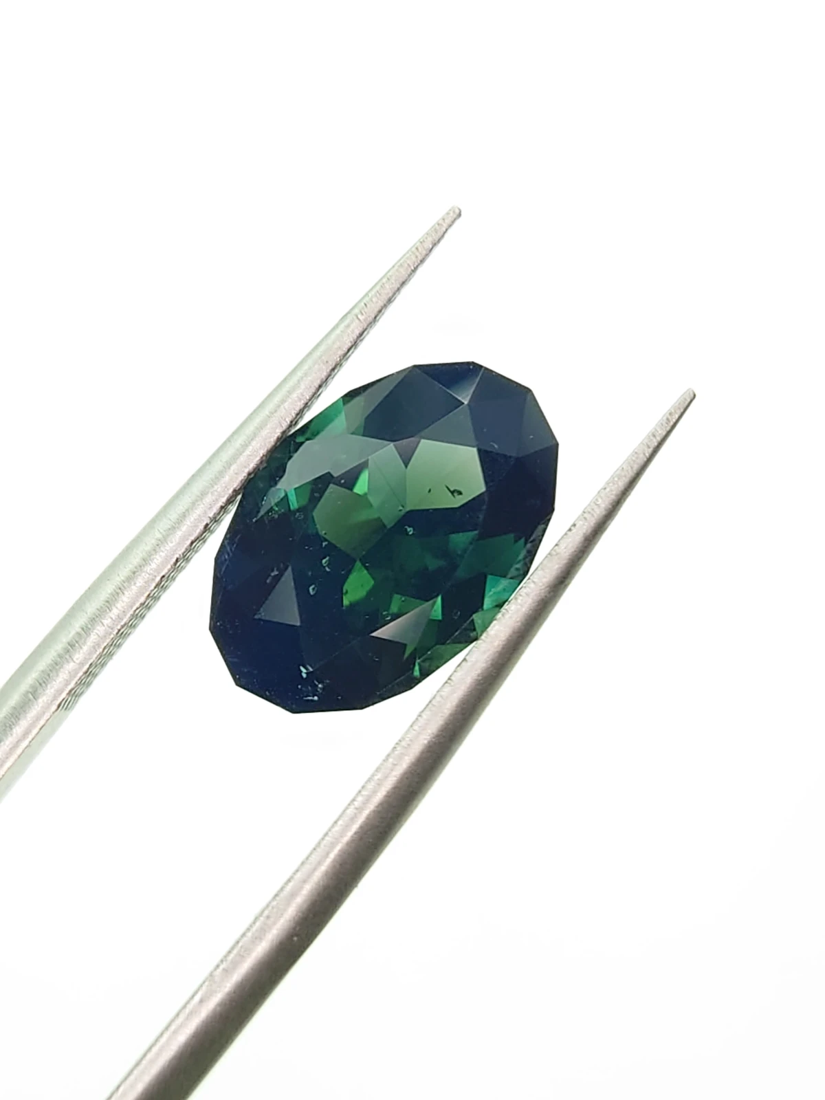 3.62ct Natural Bicolor Sapphire in Oval Cut Loose Gemstone From Nigeria — view 4