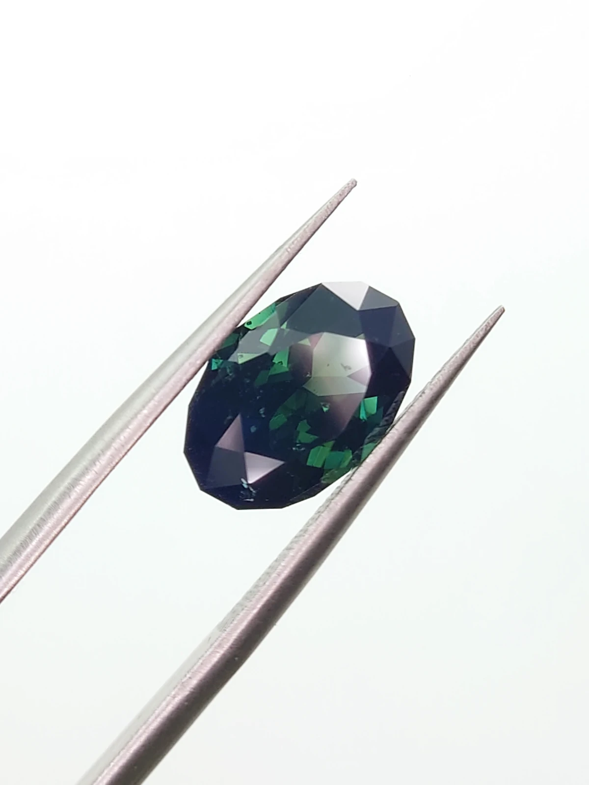 3.62ct Natural Bicolor Sapphire in Oval Cut Loose Gemstone From Nigeria — view 5