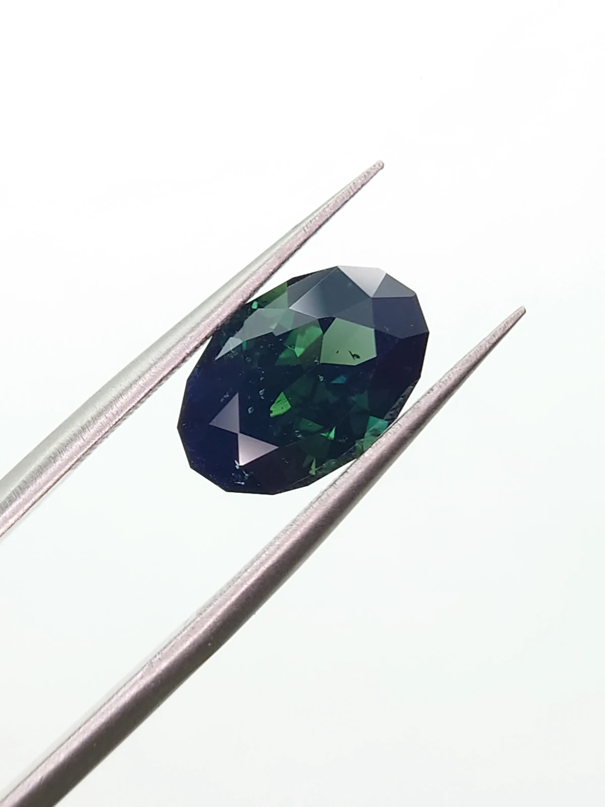 3.62ct Natural Bicolor Sapphire in Oval Cut Loose Gemstone From Nigeria — view 6