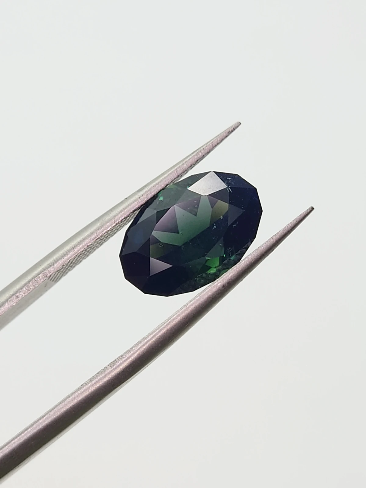 3.62ct Natural Bicolor Sapphire in Oval Cut Loose Gemstone From Nigeria — view 7