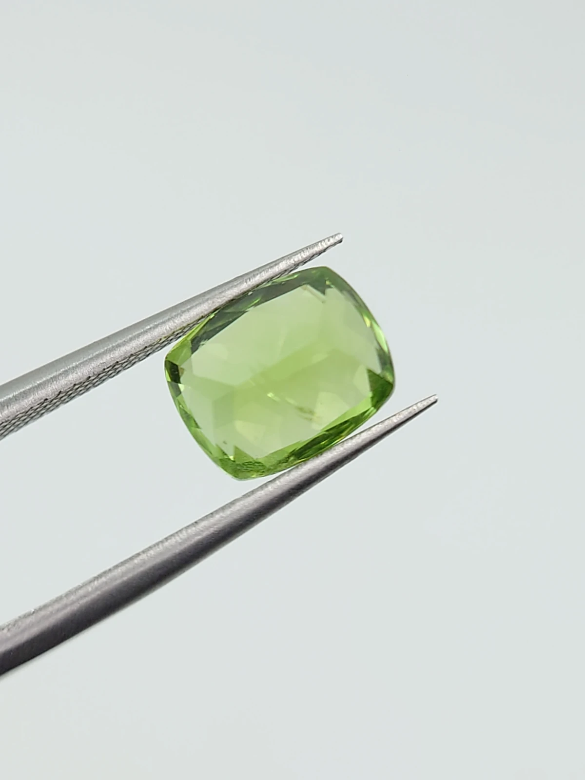2.74ct Natural Peridot Modified Cushion Cut Loose Gemstone From Pakistan — view 2
