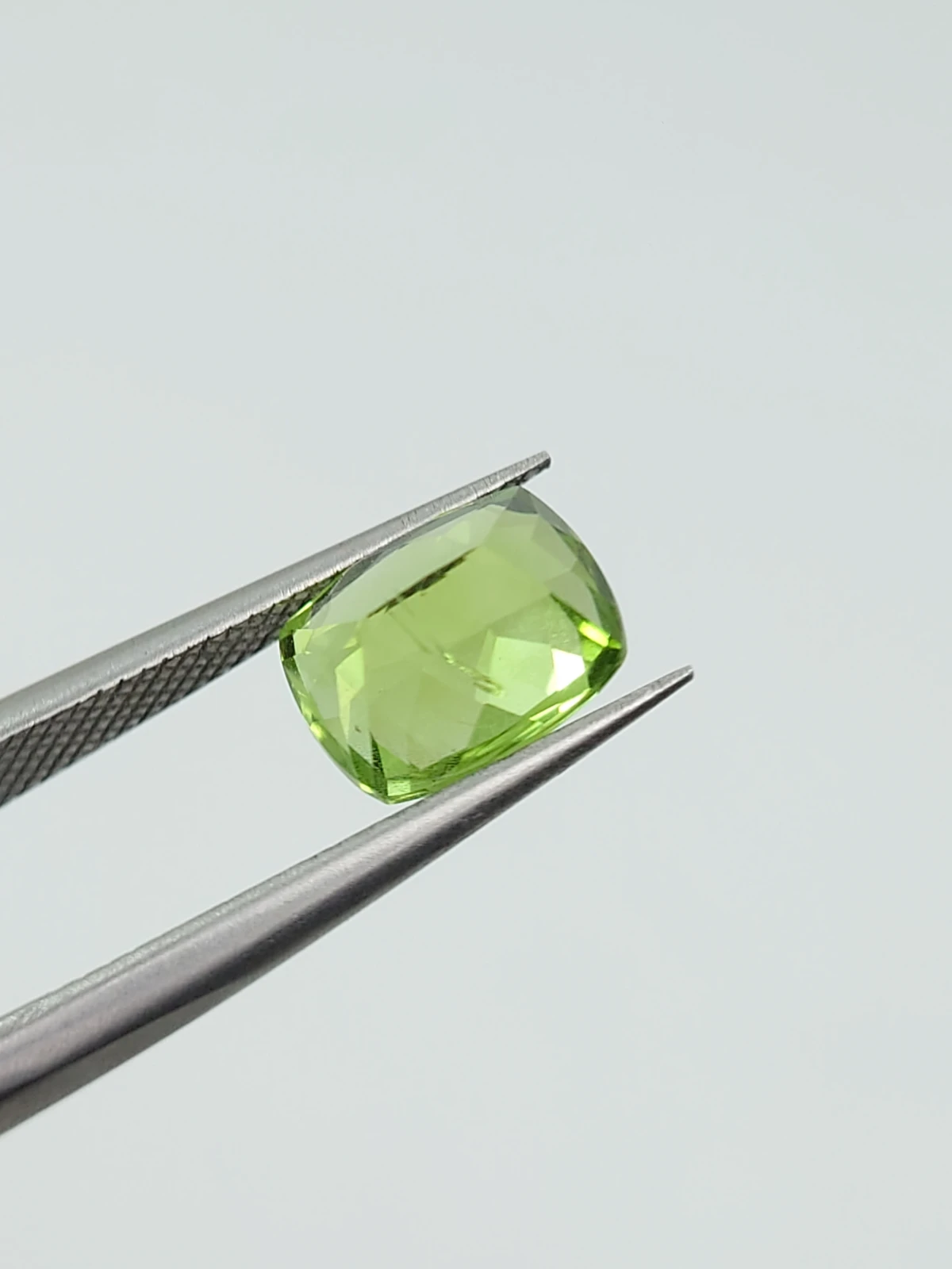 2.74ct Natural Peridot Modified Cushion Cut Loose Gemstone From Pakistan — view 3