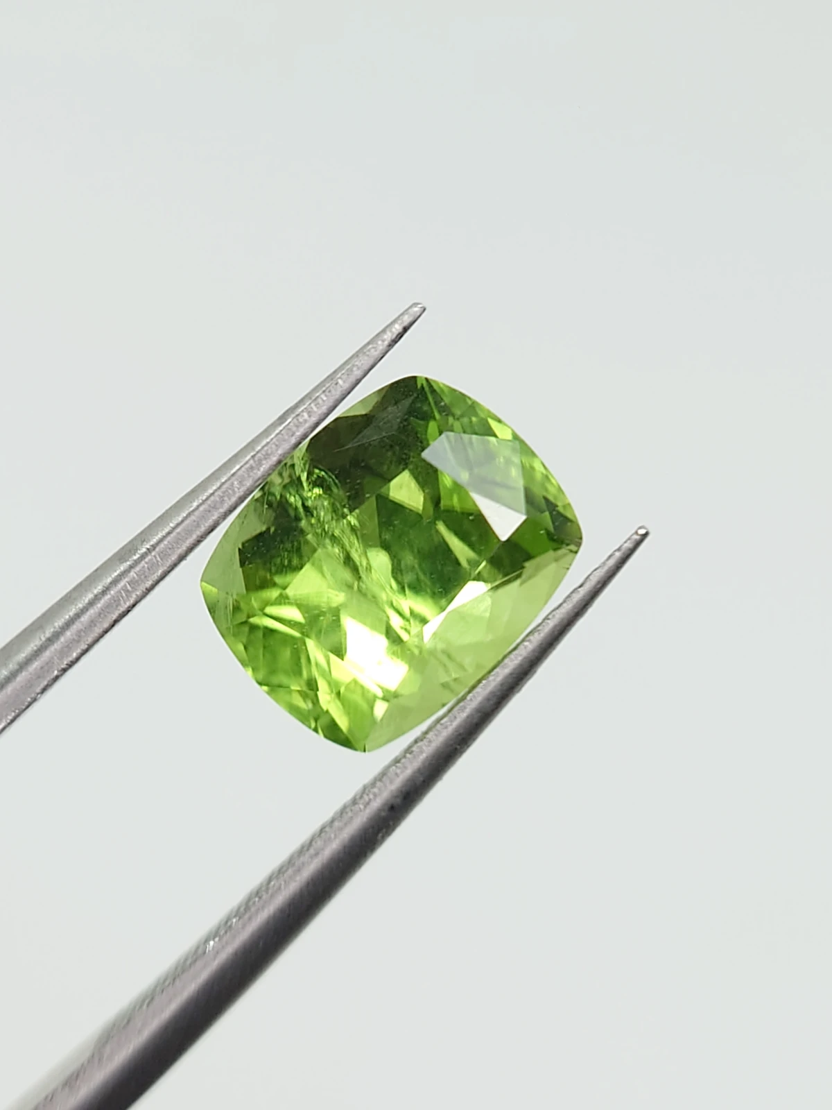 2.74ct Natural Peridot Modified Cushion Cut Loose Gemstone From Pakistan — view 5
