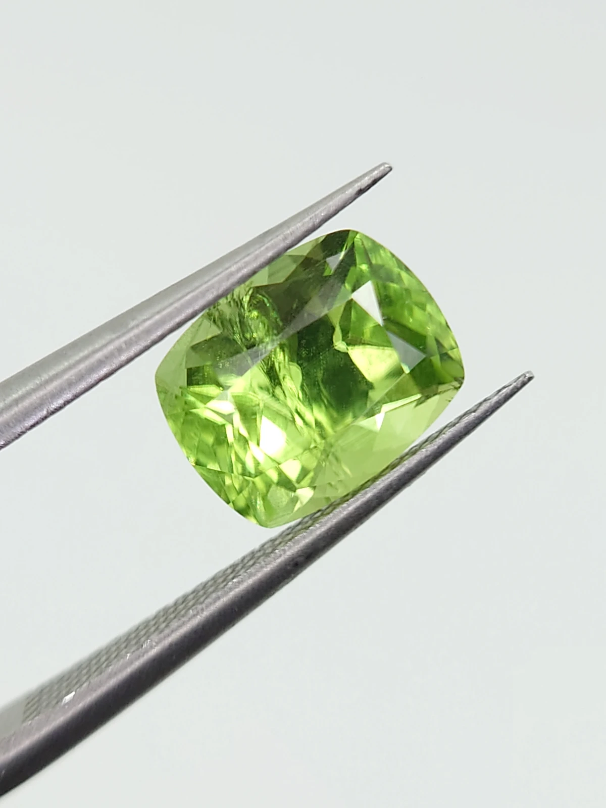 2.74ct Natural Peridot Modified Cushion Cut Loose Gemstone From Pakistan — view 7