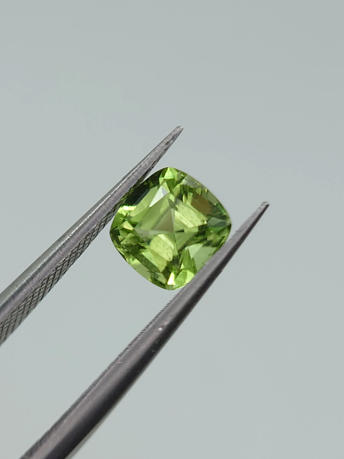 1.22ct Natural Peridot Square Cut Loose Gemstone From Pakistan — view 8