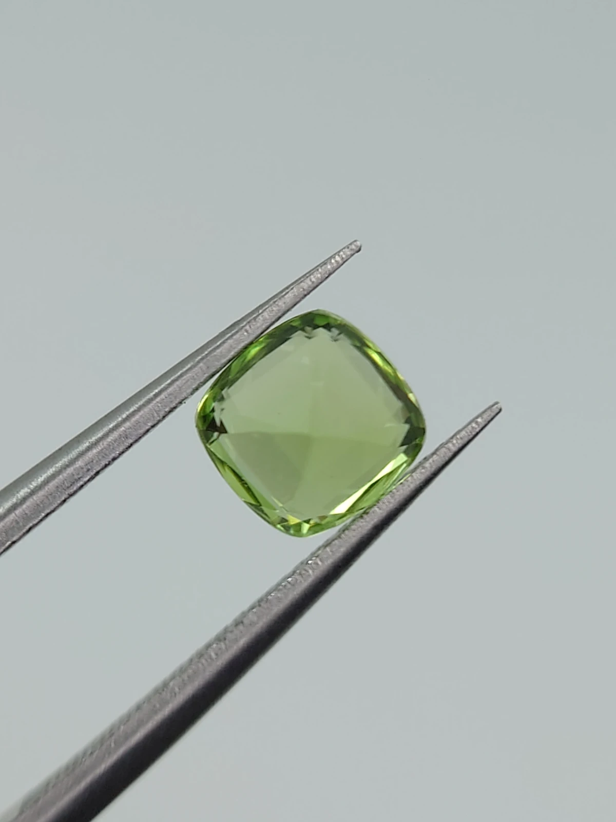 1.22ct Natural Peridot Square Cut Loose Gemstone From Pakistan — view 5