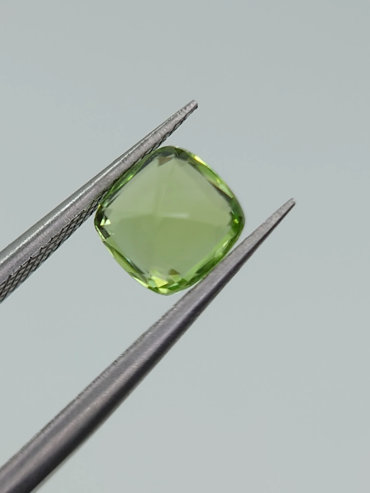 1.22ct Natural Peridot Square Cut Loose Gemstone From Pakistan — view 4