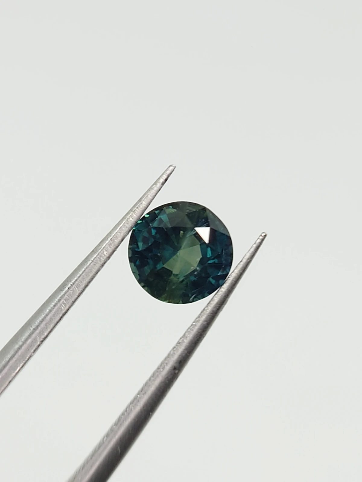 1.03ct Natural Bicolor Sapphire Round Cut Loose Gemstone From Nigeria — view 4