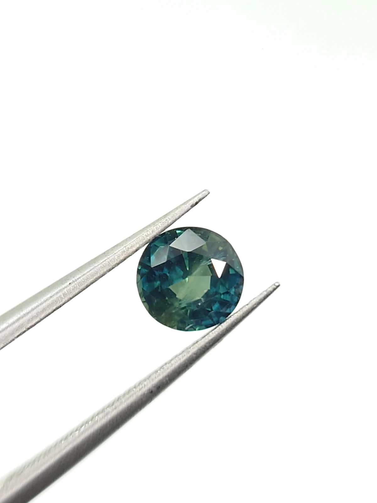1.03ct Natural Bicolor Sapphire Round Cut Loose Gemstone From Nigeria — view 8