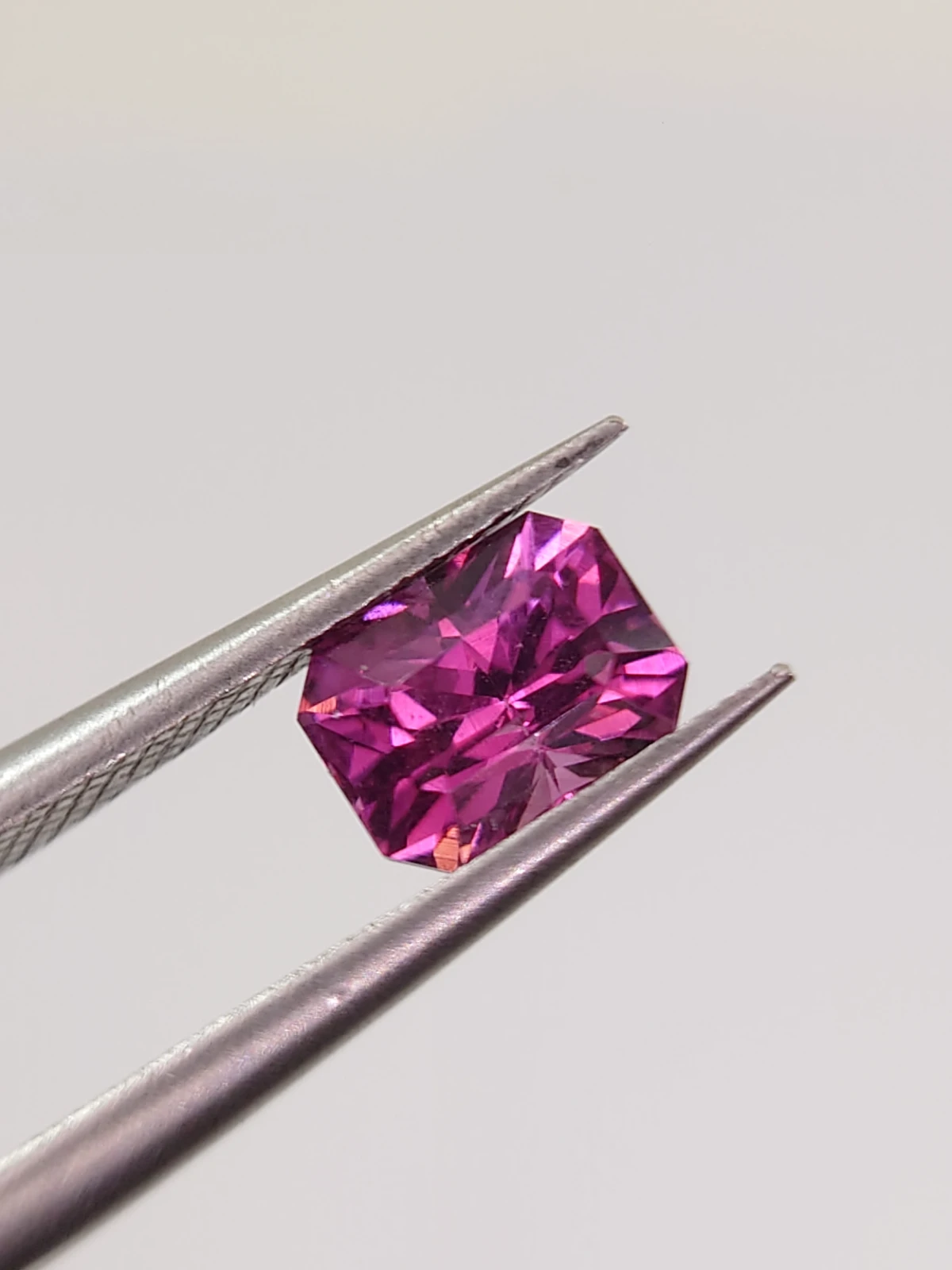0.9ct Natural Umbalite Garnet Cushion Cut Loose Gemstone from Malawi — view 4