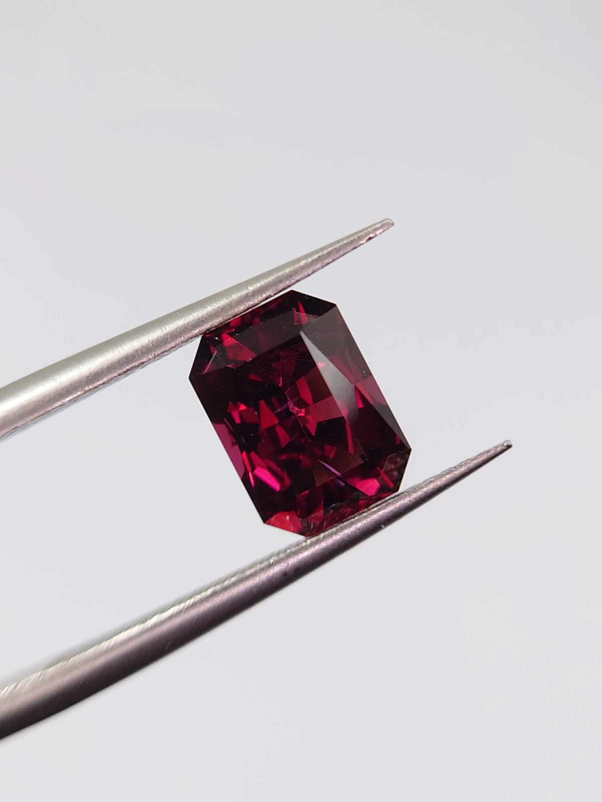 1.81ct Natural Rhodolite Garnet  Fancy Cut Loose Gemstone From Tanzania — view 3