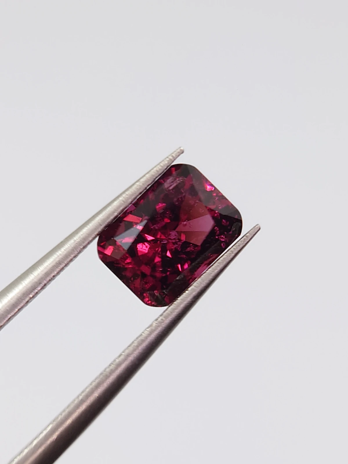 1.6ct Natural Rhodolite Garnet Fancy Cut Loose Gemstone From Tanzania — view 3