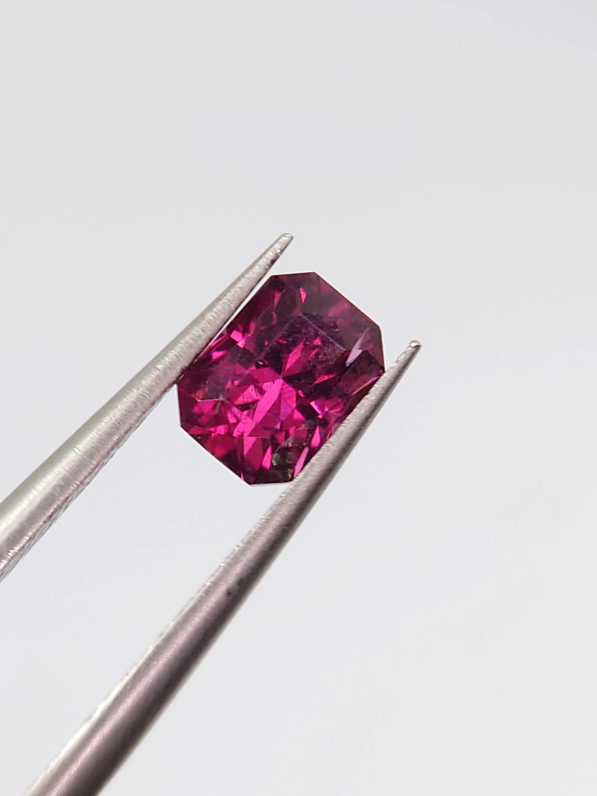 0.88ct Natural Umbalite Garnet Cushion Cut Loose Gemstone From Malawi — view 9