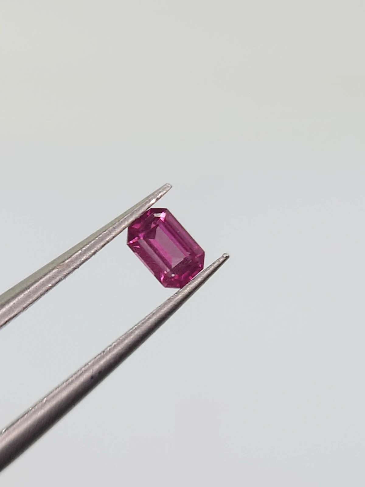 0.23ct Natural Rhodolit Garnet Emerald Cut Loose Gemstone From Tanzania — view 1