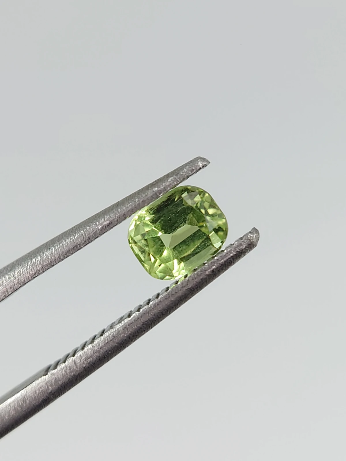 0.55ct Natural Peridot Faceted Loose Gemstone From Pakistan — view 2