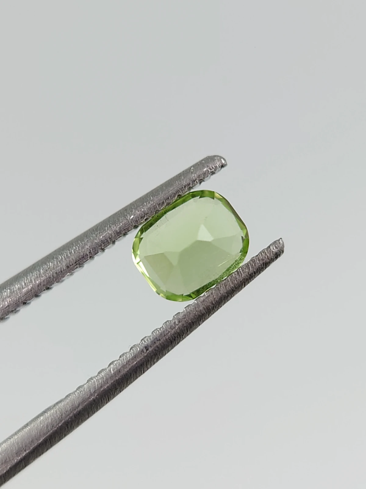 0.55ct Natural Peridot Faceted Loose Gemstone From Pakistan — view 3
