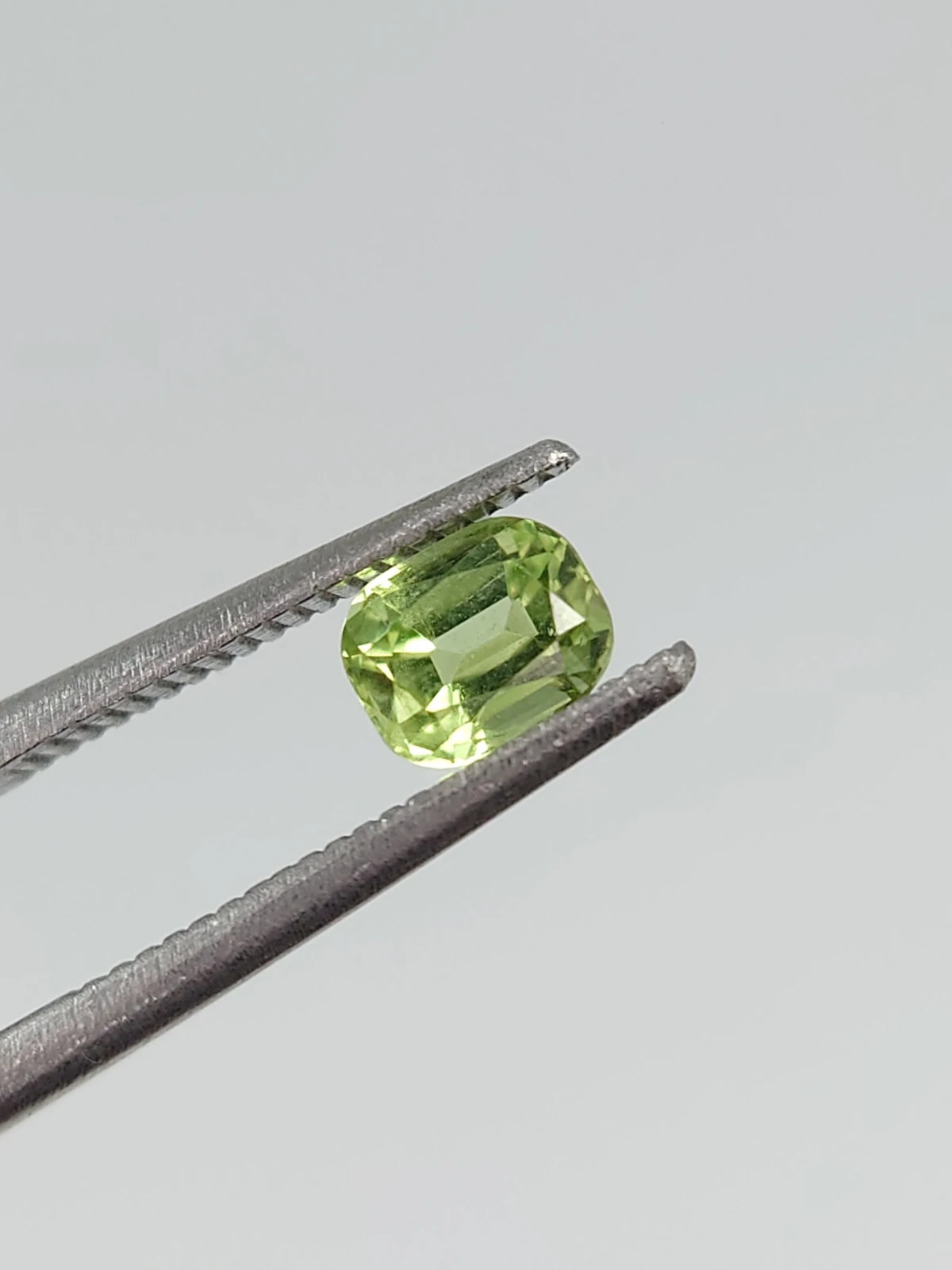 0.55ct Natural Peridot Faceted Loose Gemstone From Pakistan — view 4
