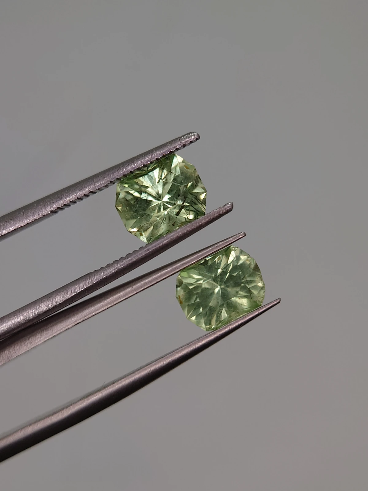 2.5ct Natural Peridot Pair Faceted Loose Gemstone From Pakistan — view 2