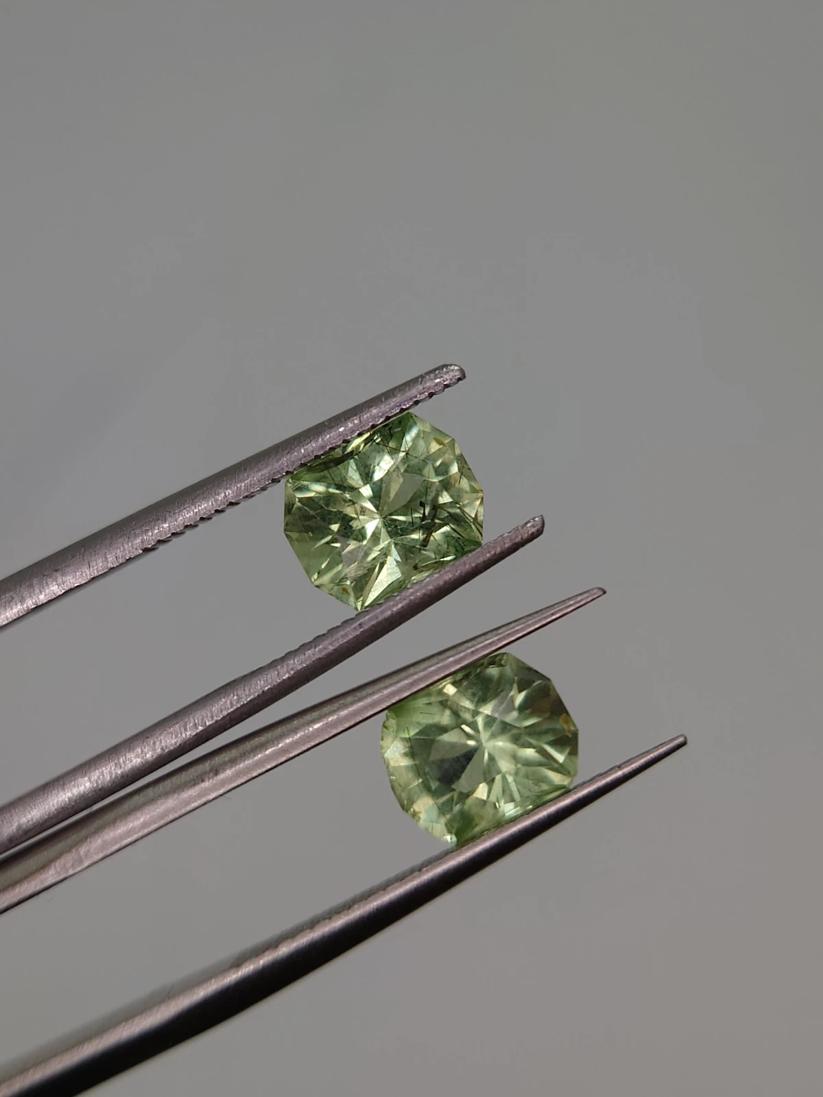 2.5ct Natural Peridot Pair Faceted Loose Gemstone From Pakistan — view 4