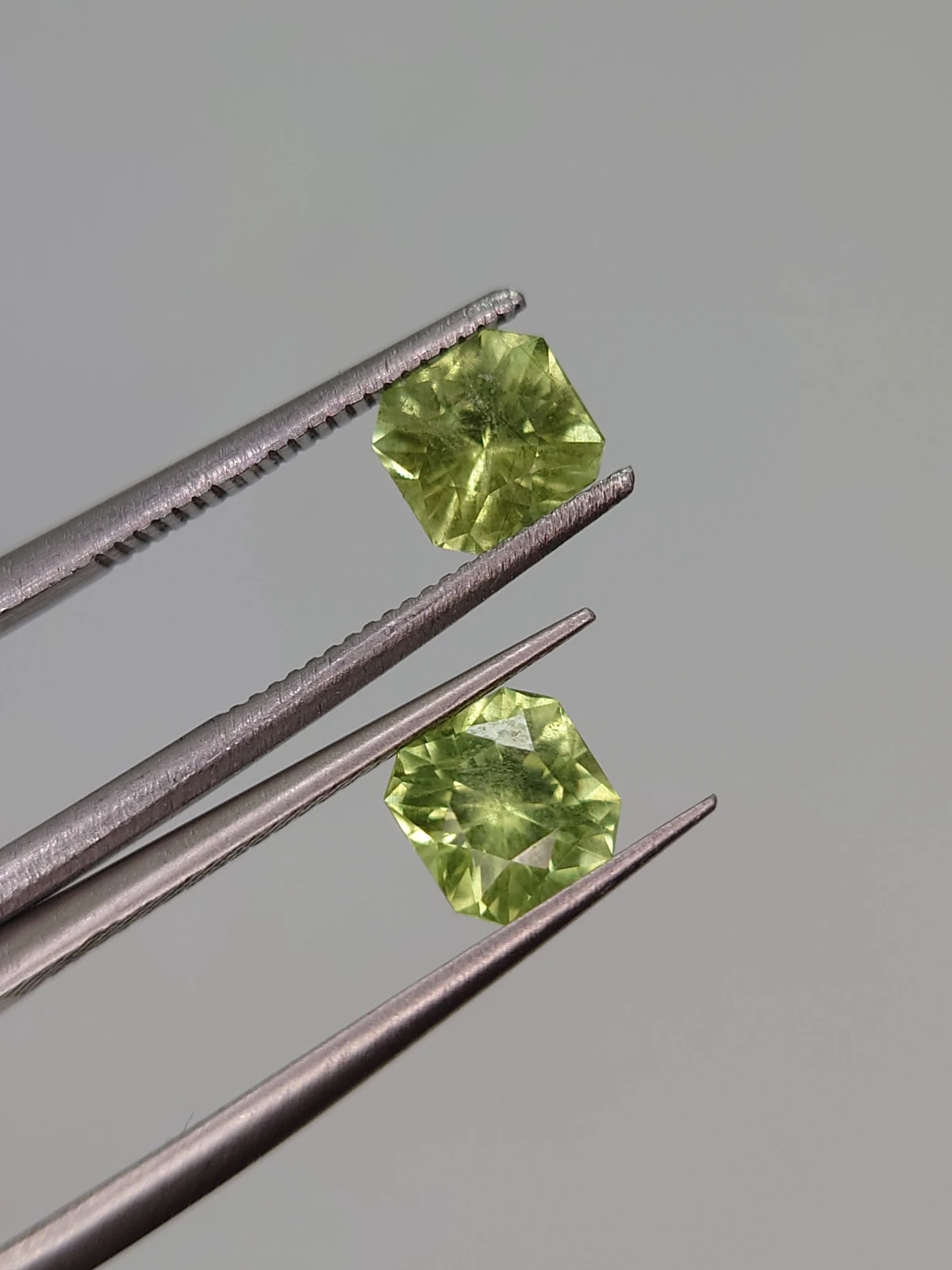 1.6ct Natural Pair of Peridot Faceted Loose Gemstone From Pakistan — view 4