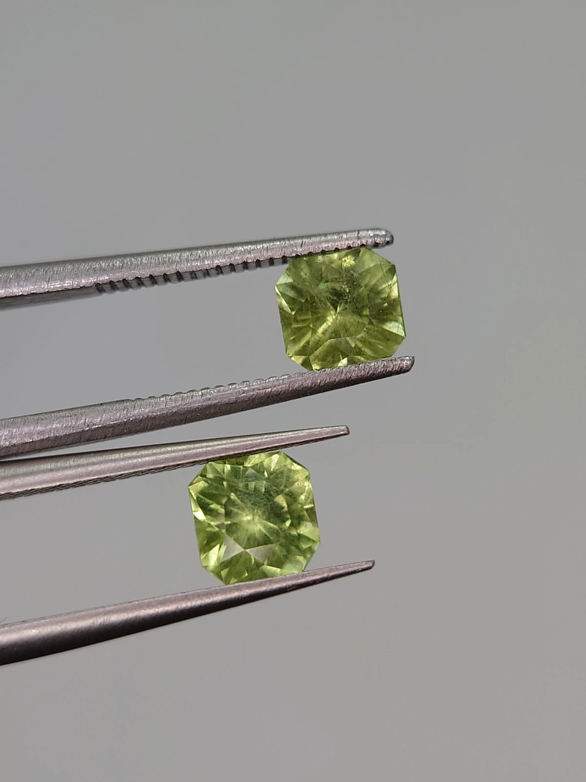1.6ct Natural Pair of Peridot Faceted Loose Gemstone From Pakistan — view 5