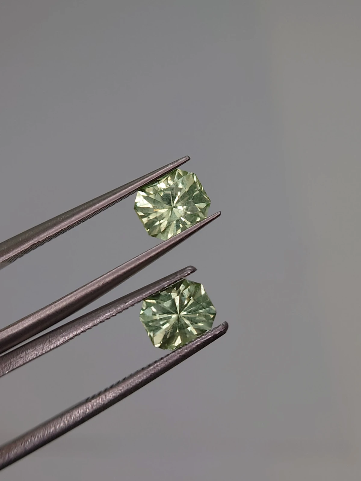 1.75ct Natural Peridot Pair Faceted Loose Gemstone From Pakistan — view 3
