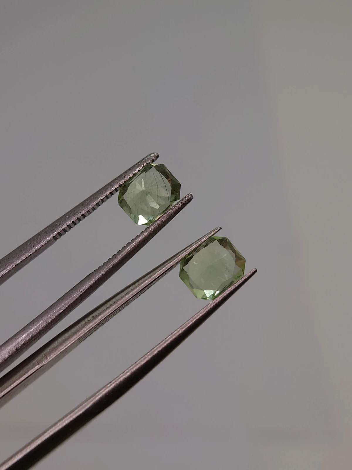 1.75ct Natural Peridot Pair Faceted Loose Gemstone From Pakistan — view 4