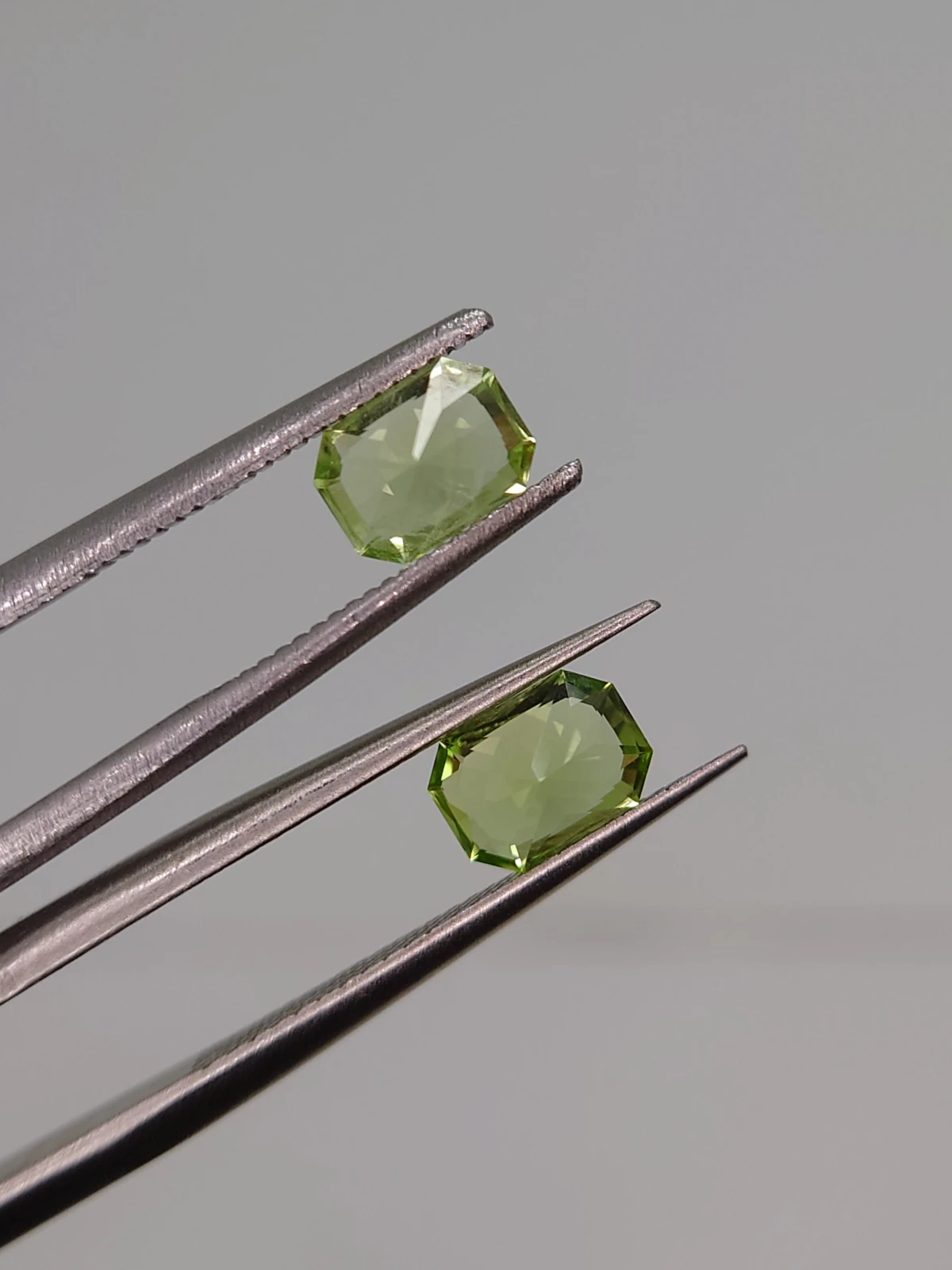 1.3ct Natural Peridot Pair Faceted Loose Gemstone From Pakistan — view 5