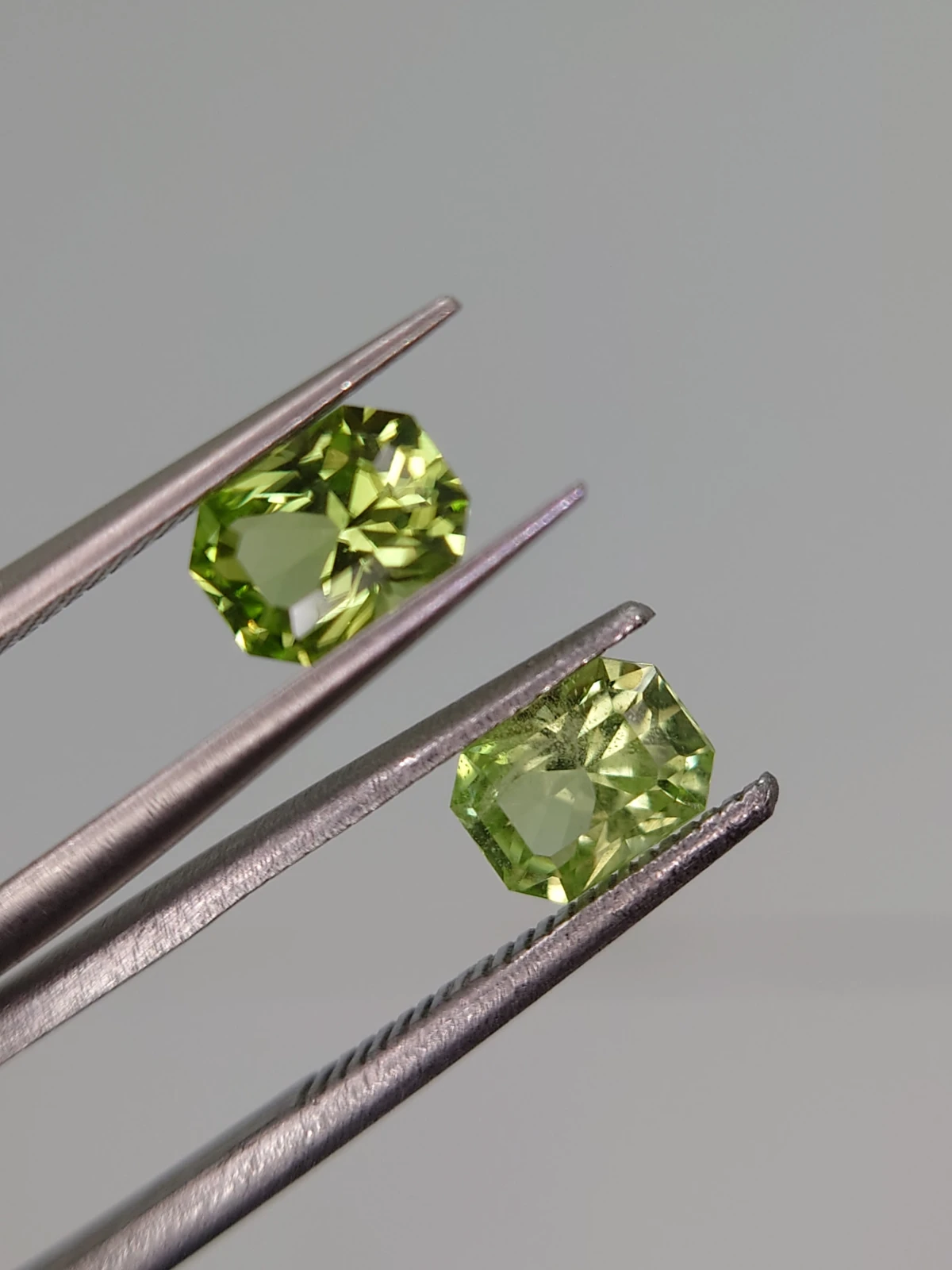 1.3ct Natural Peridot Pair Faceted Loose Gemstone From Pakistan — view 3