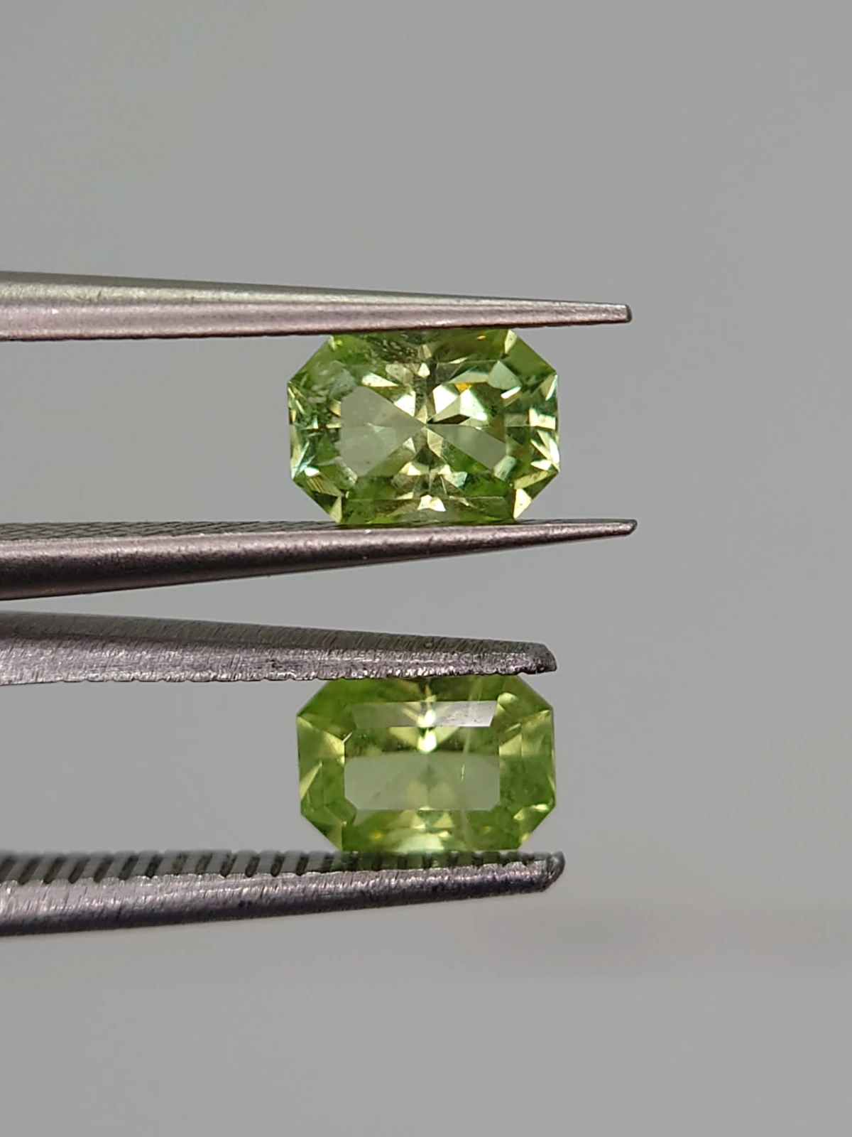 1.6ct Natural Peridot Pair Faceted Loose Gemstone From Pakistan — view 4