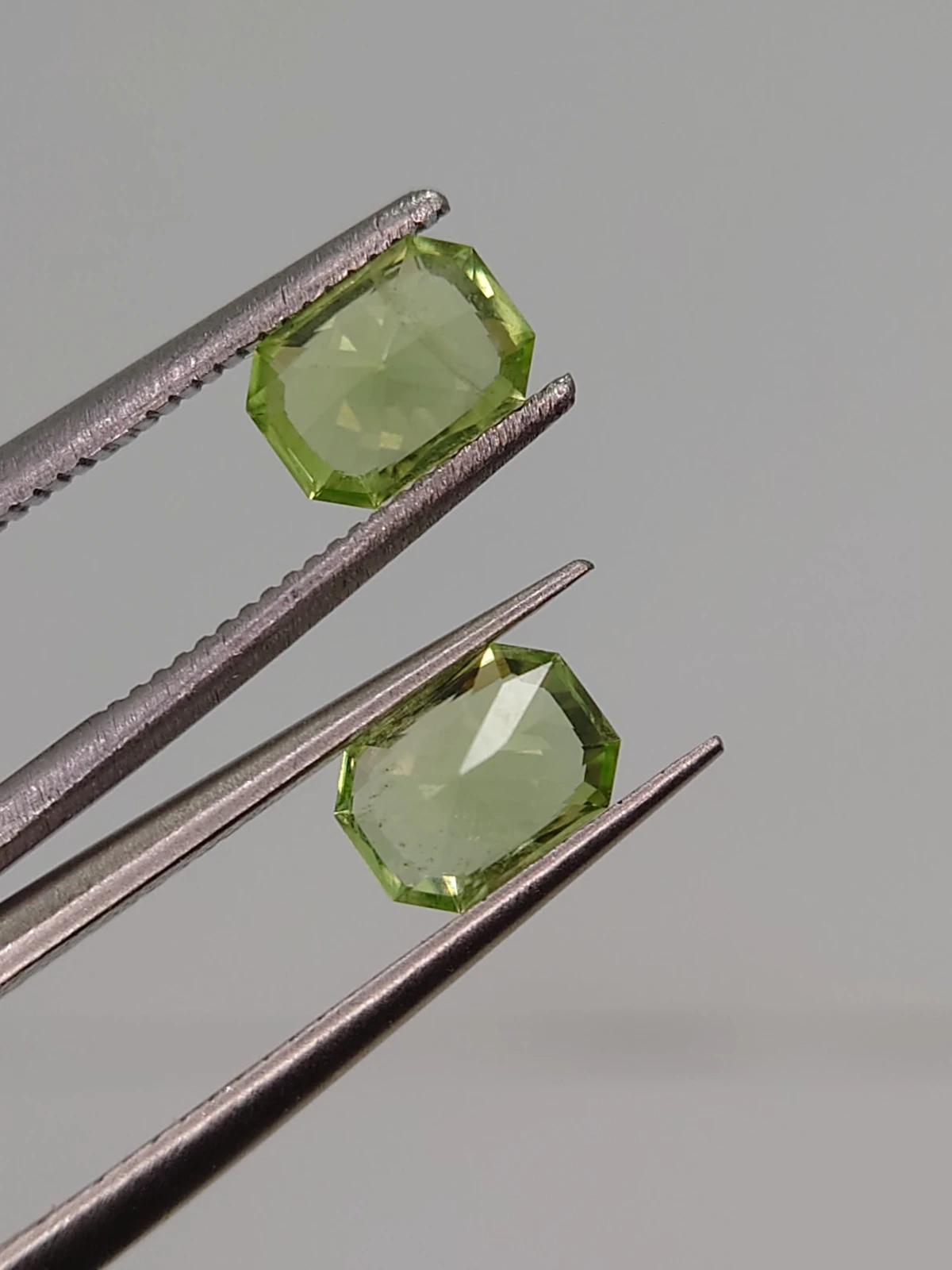 1.6ct Natural Peridot Pair Faceted Loose Gemstone From Pakistan — view 2
