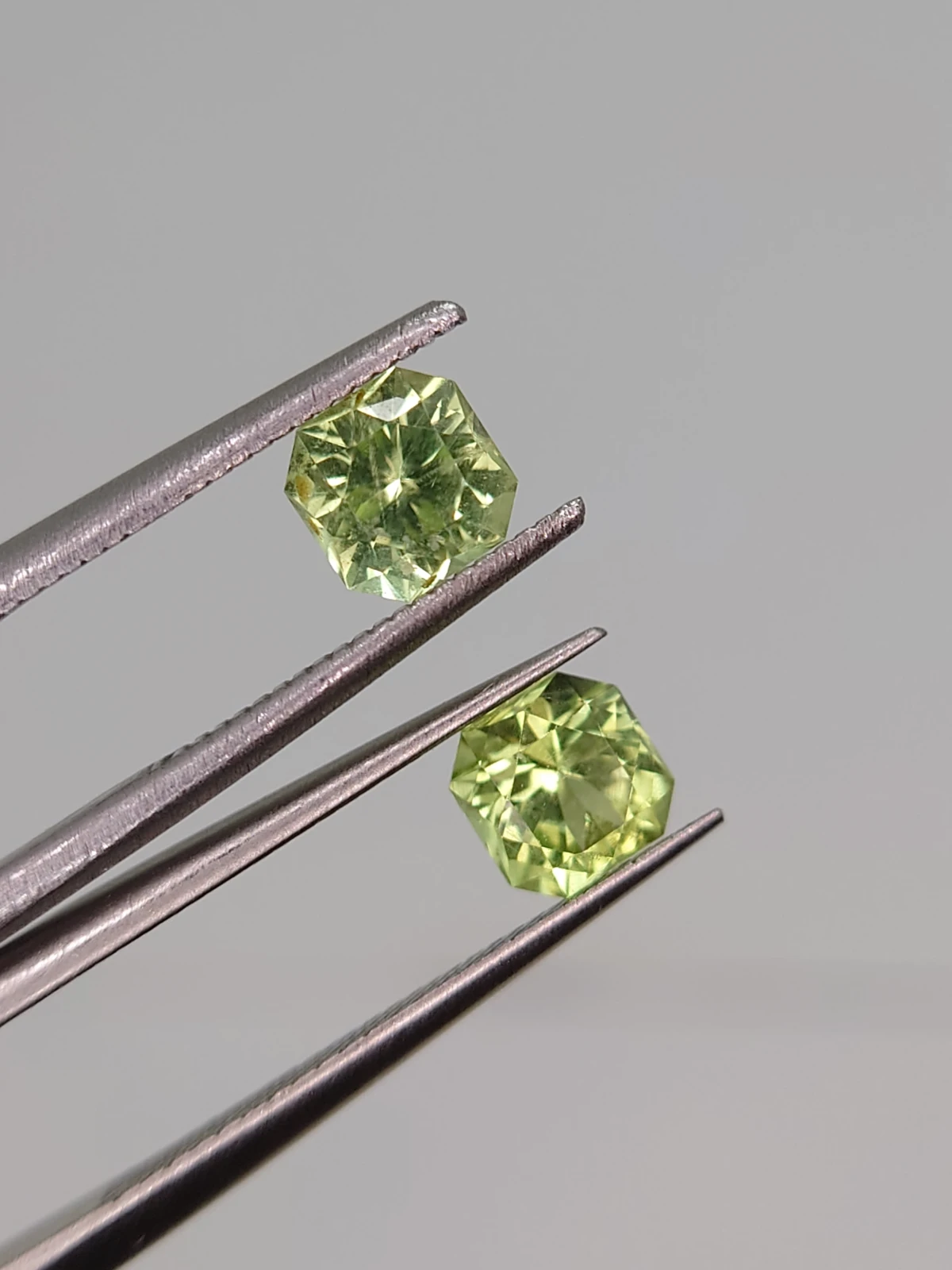 1.5ct Natural Peridot Pair Faceted Loose Gemstone From Pakistan — view 1